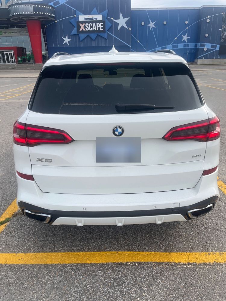 Rear tailgate and bumper in excellent condition